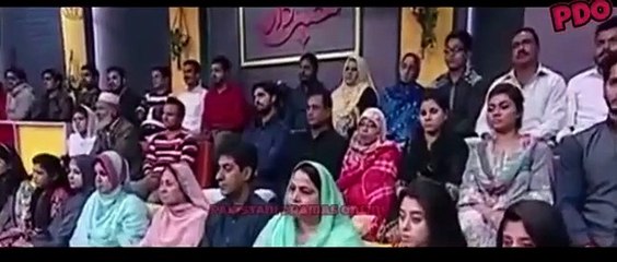 Descargar video: Best of Khabardar with Aftab Iqbal 13 November 2016 - Agha Majid - Honey Albela - Shaitan Dummy