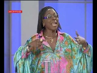 Clash entre Penda Mbow et Marie théreze Diedhiou durant l'émission Décryptage du 02 Mars 2012