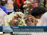 Padres de normalistas de Ayotzinapa exigen justicia al Estado mexicano