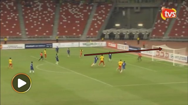 Aksi sepakan lencong Safee Sali ketika Piala Sultan Selangor