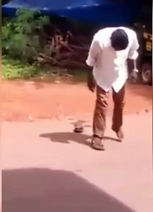 Drunken Man Trying to Wear Chappal | Kamal Haasan Song Mix