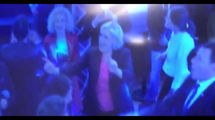 Marine Le Pen danse toute la nuit pour fêter sa défaite (vidéo)