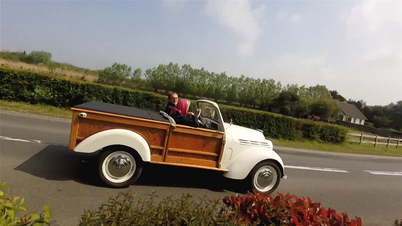 GOUVILLE St-Marcouf 2017 - Défilé de véhicules anciens