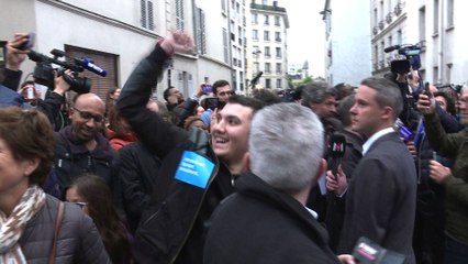 Macron élu président: réactions près de son QG