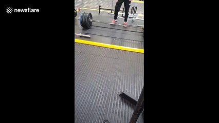 Gym goer mocks 'beast mode' videos with comical weight lift