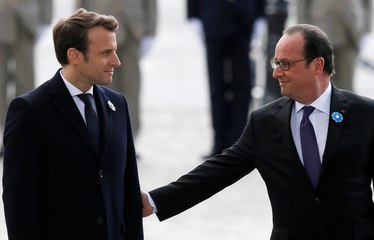 Cérémonies du 8 Mai : Hollande et Macron côte à côte