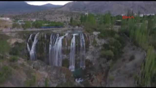 Erzurum Tortum Şelalesi Cıvıl Cıvıl