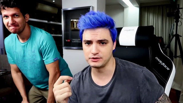 kkkk... Só isso de visualização. Espero que teu ibope suba. Digamos que eu não seja teu fan, mas estou a te apoiar.