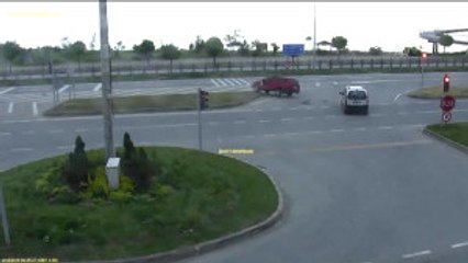 Trafik Kazaları Mobese Kameralarına Yansıdı
