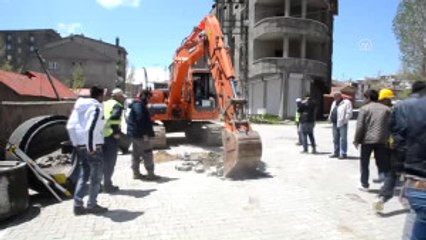 Yüksekova'daki Kanalizasyon Hattı Çalışmaları