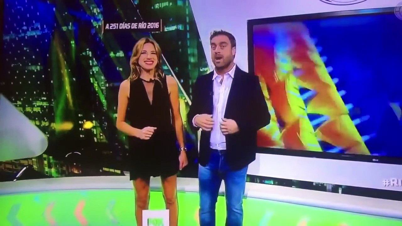 Fox News Reporter Accidentally Flashes Underwear Oops!