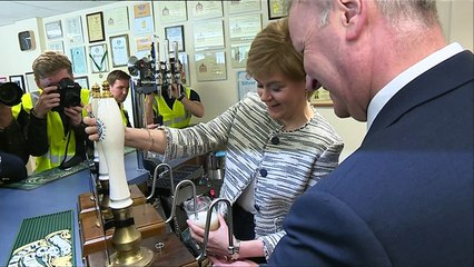 Nicola Sturgeon pulls pints in Perth