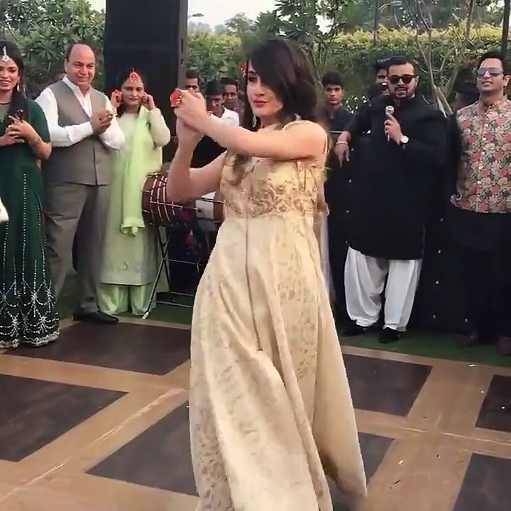 Kya kmal dans Hai Larki ka Mza Aya jae ga chak kro sep kya kmal hain larki k