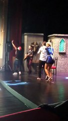 Pedro bailando en función La Plata - 07 de Mayo