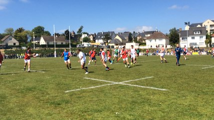 L'entraînement du XV de France à la Cité des sports