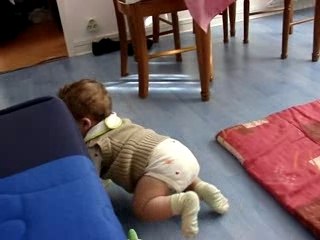 Je marche à 4 pattes