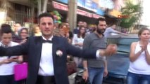 Izmir Itfaiye Aracını Gelin Arabası Yaptı