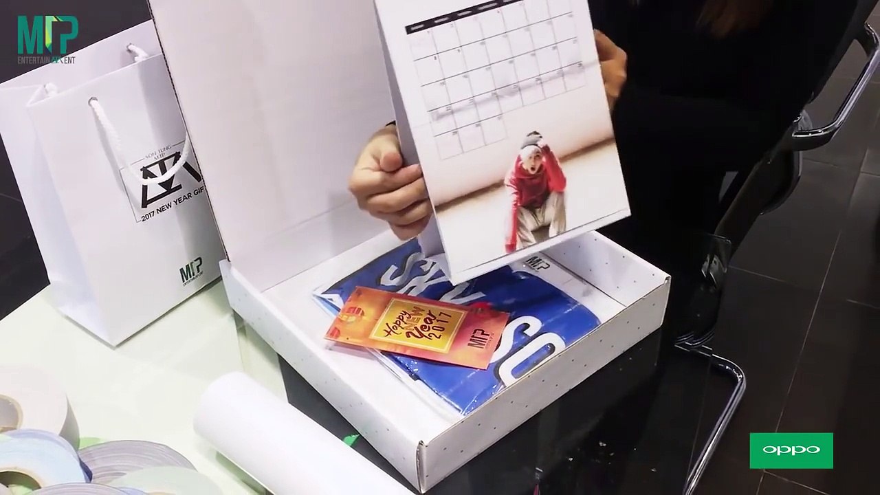09.UNBOXING 2017 NEW YEAR GIFT - SƠN TÙNG M-TP