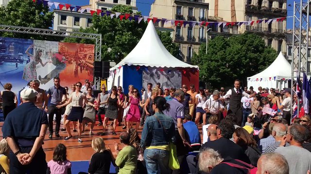 8-Mai : à Marseille, le bal patriotique agite la Canebière