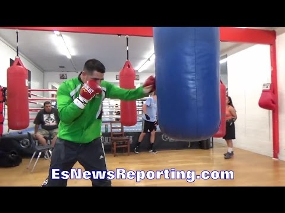 BRANDON RIOS PUMPS THE JAB WITH SMOOTH MOVEMENT & SWIFT COMBINATIONS - EsNews Boxing