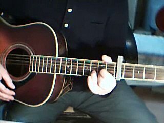 Apprentissage à la guitare de( Mistral Gagnant )de Renaud.