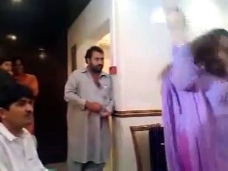 Pashto Hot Actress Nadia Gul Mast Dance