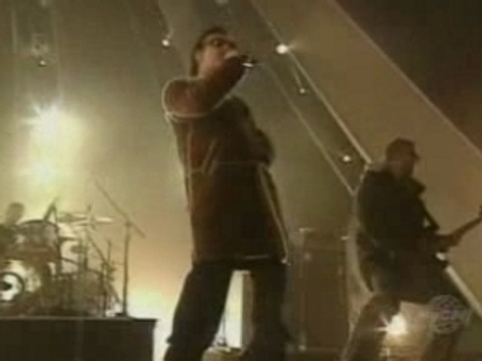 Beautiful_Day_-_MTV_Europe_2000