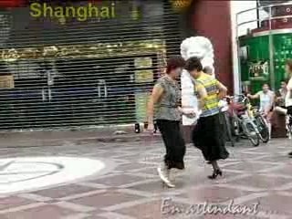 Shanghai: En attendant l'ouverture d'un magasin