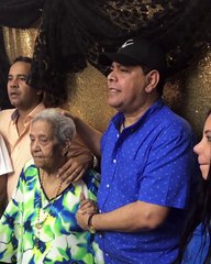 Fernando villalona  y el emotivo mensaje a su madre en el dia de su cumpleaños