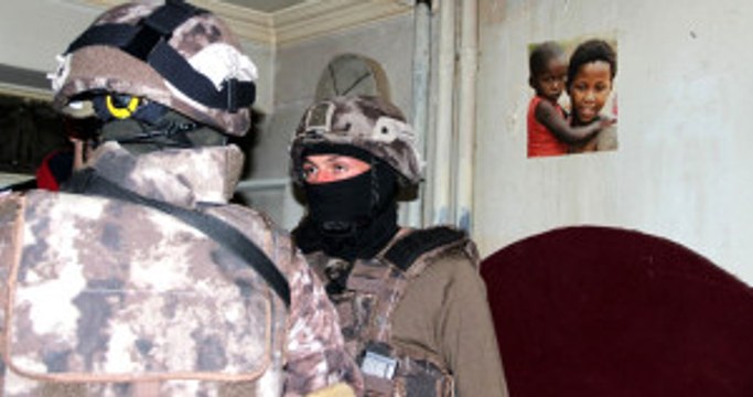 Türkiye Genelinde 11 Bin Polisle Narko Sokak Operasyonu