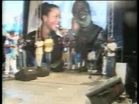 FERRE GOLA MP4 et ses DANSEUSES