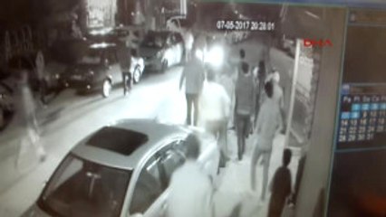 Sakarya Herkesin Gözü Önünde Genç Kızı Kaçırdı