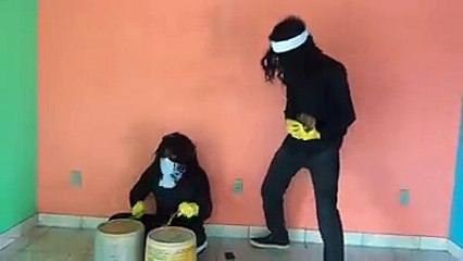 AÍ VOCÊ PENSA: VAMOS GRAVAR UM VÍDEO DE ROCK?