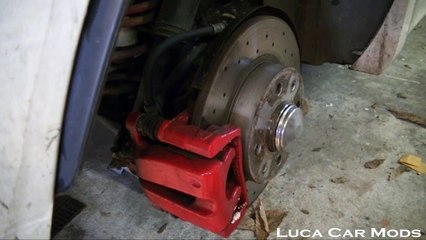 Replacing the Rear Brake Discs & Pads On A Abarth 5 Esseesse