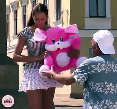 Kadınlara Yapılmış Bir Etek Altı Şakası Daha Karşinizda