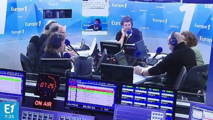 Gisèle, assistante de Hollande : "L'équipe de Macron a déboulé bourrée à l'Élysée"