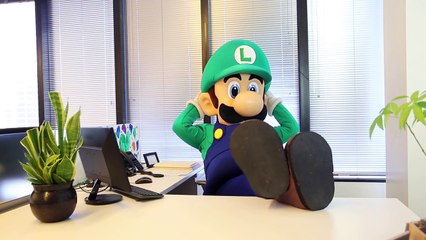 Luigi Runs the Nintendo 2DS Factory for a Day!