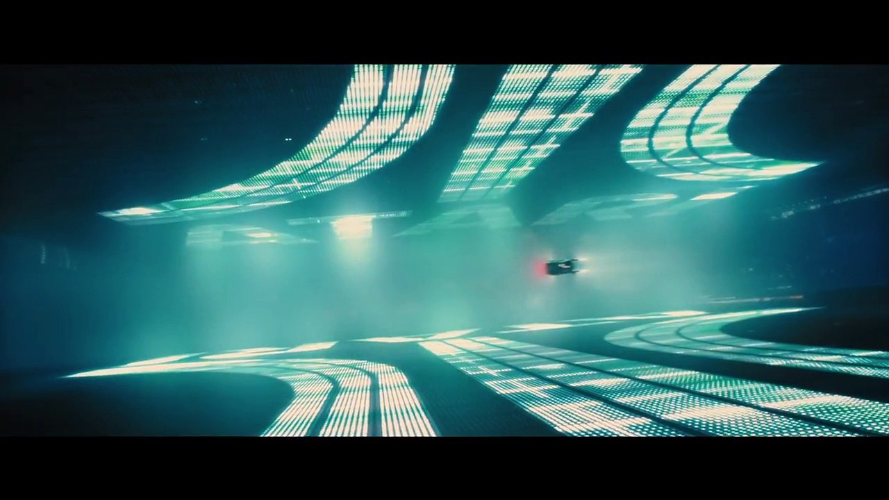 BLADE RUNNER 2049 - Official Trailer