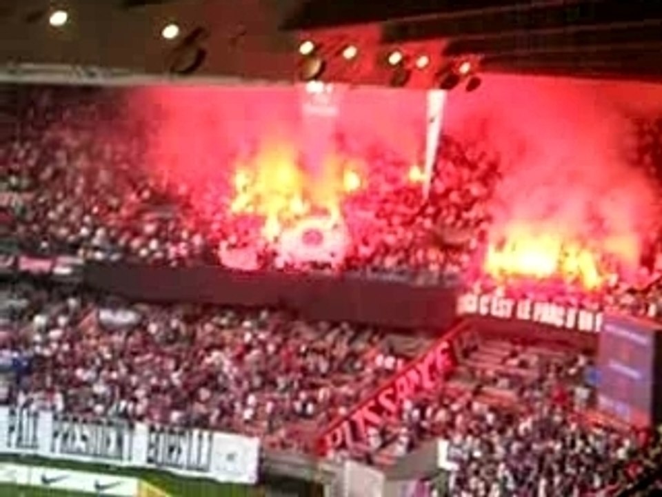 PSG RENNES ENTREE DES JOUEURS 06-10-2007