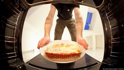 Comida pronta pode conter substâncias plásticas