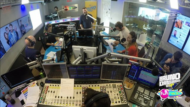 Le Journal Pas En Images (09/05/2017) - Bruno dans la Radio