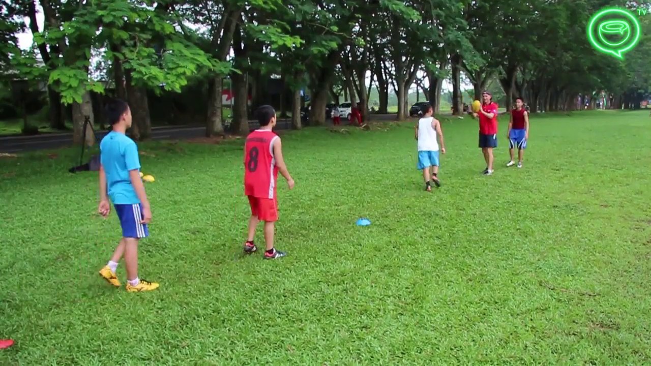 Aussie Rules Football in Indonesia | Passing on the passion | Coconuts TV