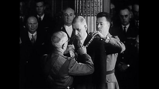 Investiture du premier président de la Ve République