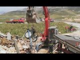 Castelluccio di Norcia (PG) - Terremoto, recupero beni agricoli sepolti (09.05.17)