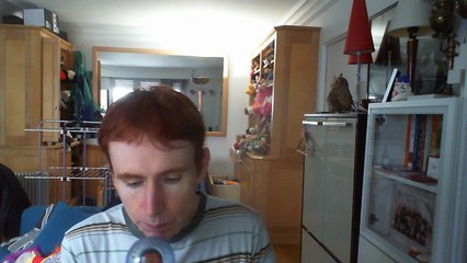 Wiwi égratigne "un amour anormal" de Lionel Langlais