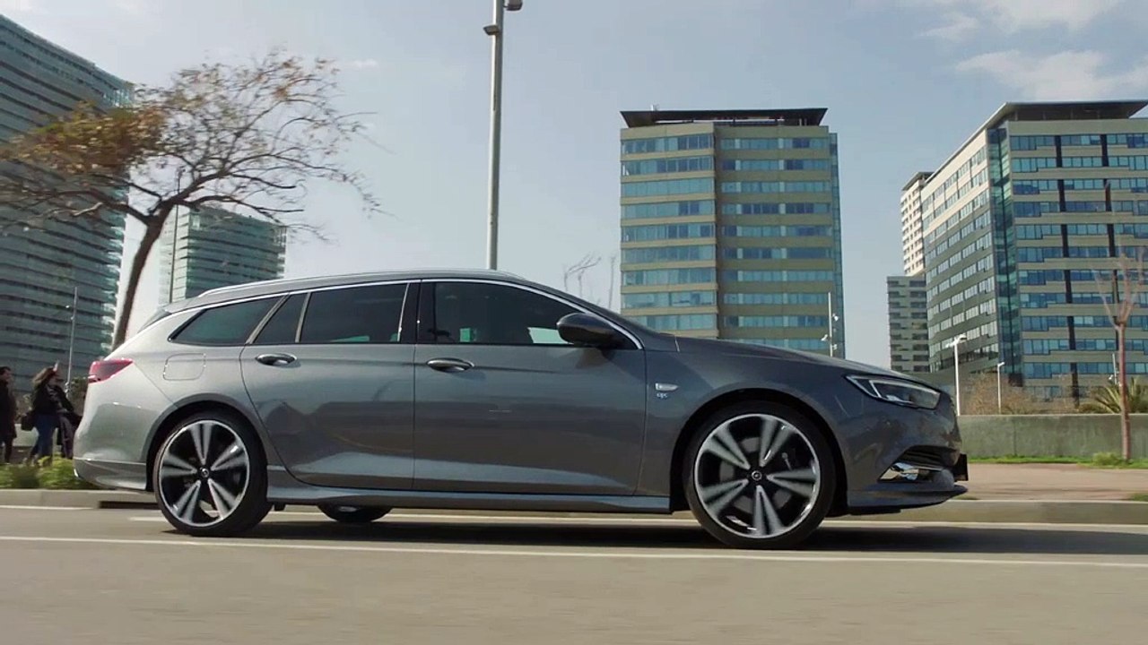 L'Opel Insignia Sports Tourer affiche une ligne athlétique et dynamique