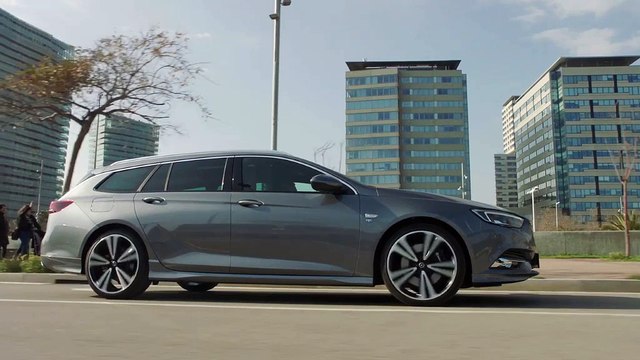 L'Opel Insignia Sports Tourer affiche une ligne athlétique et dynamique