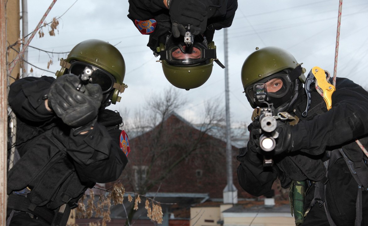 Super fighter of the special troops, ideal tech...