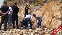 Tuzla'da yol çalışmaları sırasında yapılan kazıda tarihi lahit mezarlar bulundu