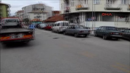 Ankara Otomobil Ile Çarpışan Kasksız Motosiklet Sürücüsü Yaralı Kurtuldu